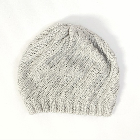 Kimchi Blue Accessories - Kimchi Blue UO gray braided ribbed beanie knit hat